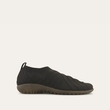 Load image into Gallery viewer, Okahu - Black Knit