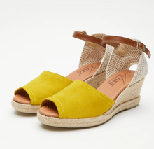 Load image into Gallery viewer, Royalee-Yellow Suede