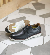 Load image into Gallery viewer, Launch Plain Toed Ox - Black