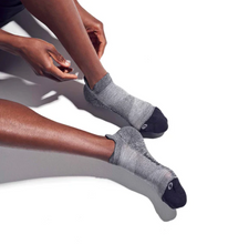 Load image into Gallery viewer, Elite Max Cushion No Show Tab - Grey