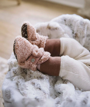 Load image into Gallery viewer, Sherpa Snap Booties - Blush