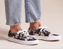 Load image into Gallery viewer, Women's Surfer Tie Dye Feat. Organic Cotton