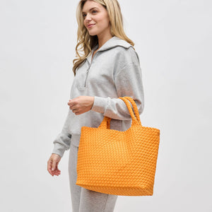 Sky's The Limit - Medium Woven Neoprene Tote: Black Nude