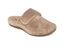 Load image into Gallery viewer, Mandy Closed Toe Slipper - Coffee
