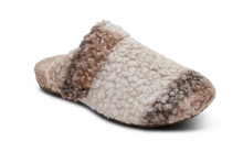 Load image into Gallery viewer, Mia Closed Toe Slipper - Tan/Plaid
