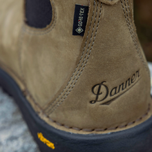 Load image into Gallery viewer, Women's Tramline Chelsea 917 Major Brown GTX
