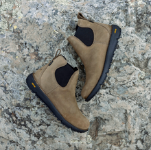 Load image into Gallery viewer, Women's Tramline Chelsea 917 Major Brown GTX
