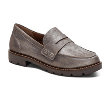 Load image into Gallery viewer, Collette Loafer - Brushed Silver
