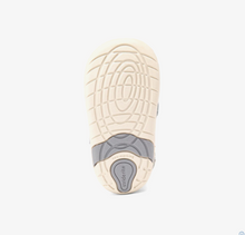 Load image into Gallery viewer, Rockstar Sneaker - Gray
