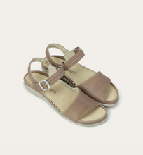 Load image into Gallery viewer, Nagoya - Latte Brown Saddle Leather
