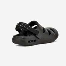 Load image into Gallery viewer, ApreAqua Black Closed-Toe Water Sandal
