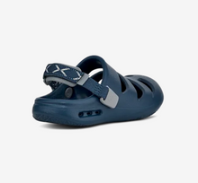 Load image into Gallery viewer, ApreAqua Navy Closed-Toe Water Sandal
